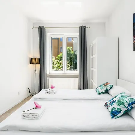 Wozna By Renters