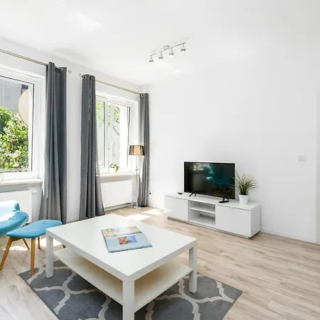 Apartment Wozna By Renters *